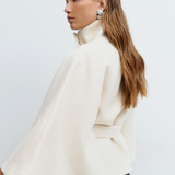 Laurence | Cape femme élégante avec ceinture et col haut