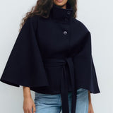 Laurence | Cape femme élégante avec ceinture et col haut