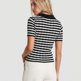 Phoebe | Haut Polo Rayé en Tricot Côtelé Flatteur