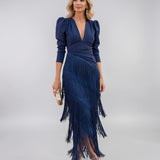 Manon | Robe midi femme à col V avec taille drapée et franges à étages