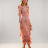 Manon | Robe midi femme à col V avec taille drapée et franges à étages