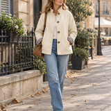 Léa | Trench court femme à col à volants et poignets à carreaux