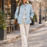 Léa | Trench court femme à col à volants et poignets à carreaux