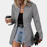 Victoire | Blazer à carreaux femme coupe cintrée élégante noir et blanc