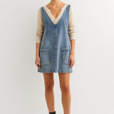 Arabelle | Robe mini en denim sans manches à col V décontracté
