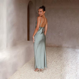 Victoire | Robe Maxi Satinée Élégante à Dos Nu