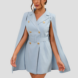 Léonie | Robe blazer avec cape élégante et boutons dorés