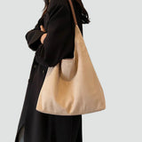 Pauline | Sac hobo en daim pour femme format spacieux