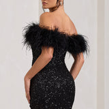 Robe Mini Pailletée Hors-Épaule avec Finition en Plumes