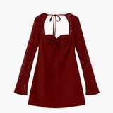 Robe Mini Bodycon à Fines Détails en Dentelle Velloria – Décolleté en Cœur