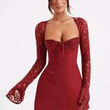 Robe Mini Bodycon à Fines Détails en Dentelle Velloria – Décolleté en Cœur
