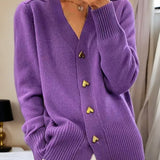 Anaïs | Gilet femme en tricot côtelé à col V et boutons cœur