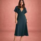 Margaux | Robe Midi Satinée à Col V Élégant